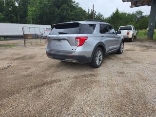 2021 Ford Explorer XLT - Exterior Rear Right Corner Image