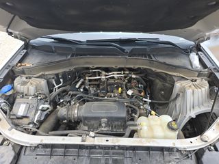 2021 Ford Explorer XLT - Engine Compartment Image