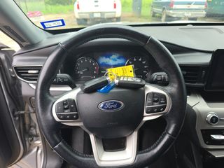 2021 Ford Explorer XLT - Interior Steering Wheel With Keys Image