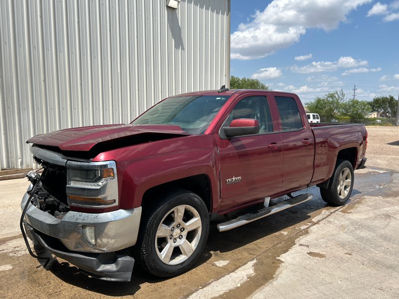 2016 Chevrolet Silverado 1500 LT - Exterior Front Left Corner Image