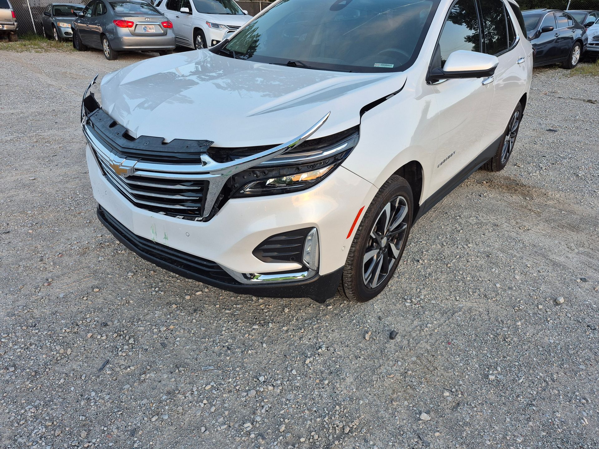 2022 Chevrolet Equinox Premier - Exterior Front Left Corner Image