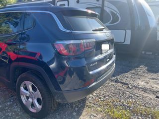 2020 Jeep Compass Latitude - Exterior Rear Left Corner Image