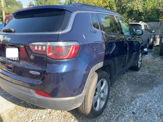 2020 Jeep Compass Latitude - Exterior Rear Right Corner Image