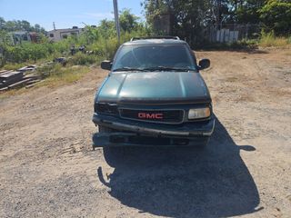 1996 GMC Jimmy SL - Exterior Front Center Image