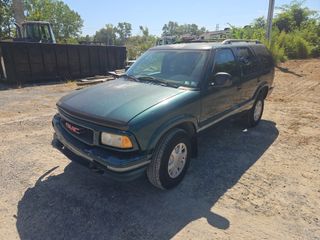 1996 GMC Jimmy SL - Exterior Front Left Corner Image