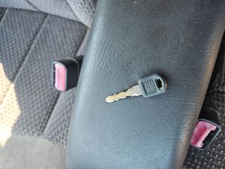 1996 GMC Jimmy SL - Interior Steering Wheel With Keys Image