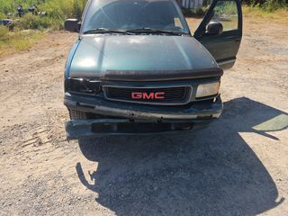 1996 GMC Jimmy SL - Primary Damage Straight On Image