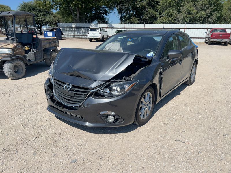 2015 Mazda Mazda3 Hatchback i Grand Touring - Exterior Front Left Corner Image