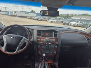 2016 INFINITI QX80 - Interior Full Dashboard Image