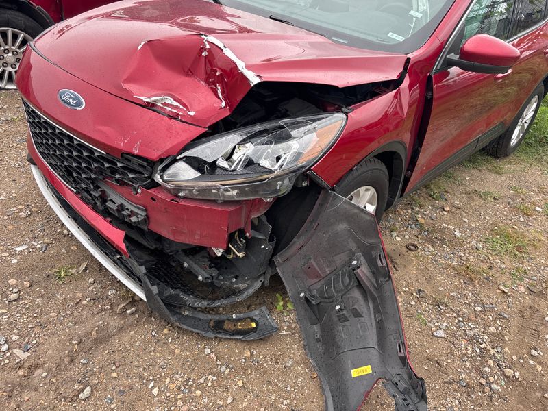 2021 Ford Escape SE - Exterior Front Left Corner Image