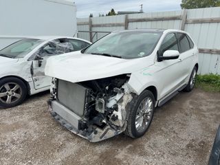 2020 Ford Edge Titanium - Exterior Front Left Corner Image