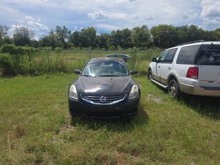 2012 Nissan Altima 2.5 S - Exterior Front Center Image