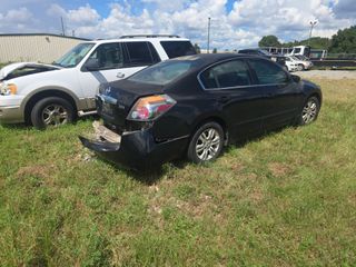 2012 Nissan Altima 2.5 S - Exterior Rear Right Corner Image