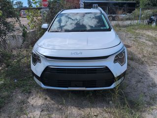 2023 Kia Niro Plug-In Hybrid EX - Exterior Front Center Image