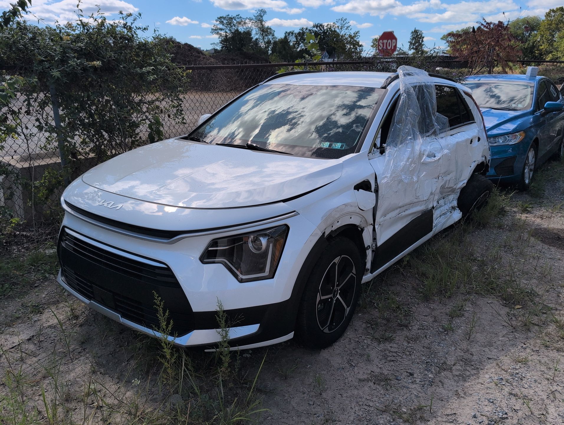 2023 Kia Niro Plug-In Hybrid EX - Exterior Front Left Corner Image