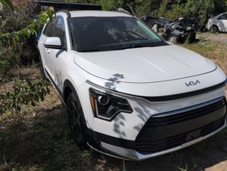 2023 Kia Niro Plug-In Hybrid EX - Exterior Front Right Corner Image