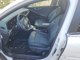 2023 Kia Niro Plug-In Hybrid EX - Interior Front Seat Image