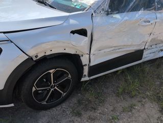 2023 Kia Niro Plug-In Hybrid EX - Primary Damage Right Image