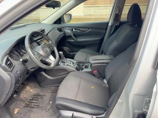 2018 Nissan Rogue S - Driver's Front Door Image