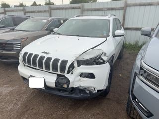2017 Jeep Cherokee Latitude - Primary Damage Left Image