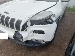 2017 Jeep Cherokee Latitude - Primary Damage Straight On Image