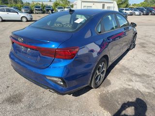 2021 Kia Forte LXS - Exterior Rear Right Corner Image
