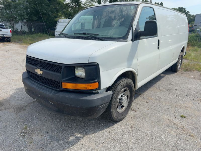 2015 Chevrolet Express 3500 Work Van - Exterior Front Left Corner Image