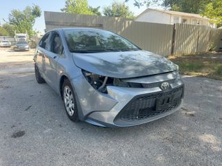 2021 Toyota Corolla LE - Exterior Front Right Corner Image