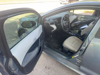 2021 Toyota Corolla LE - Driver's Front Door Image