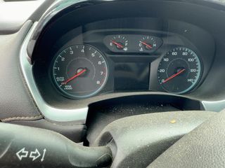 2020 Chevrolet Traverse LS - Interior Instrument Cluster / Odometer Image