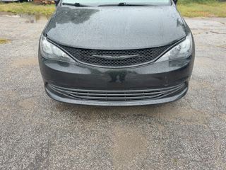 2019 Chrysler Pacifica LX - Exterior Front Center Image