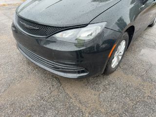 2019 Chrysler Pacifica LX - Exterior Front Left Corner Image