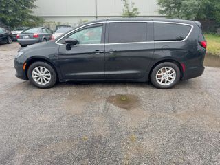 2019 Chrysler Pacifica LX - Exterior Side Driver Image