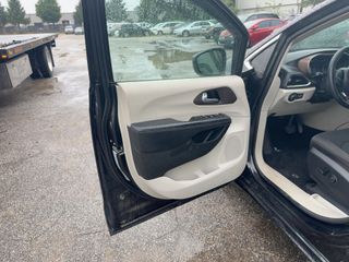 2019 Chrysler Pacifica LX - Driver's Front Door Image