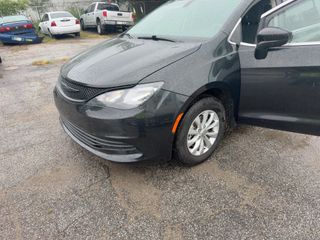 2019 Chrysler Pacifica LX - Primary Damage Left Image