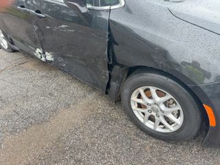 2019 Chrysler Pacifica LX - Primary Damage Right Image