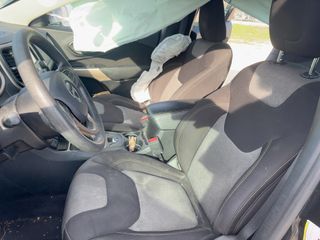 2017 Jeep Cherokee Sport - Interior Front Seat Image