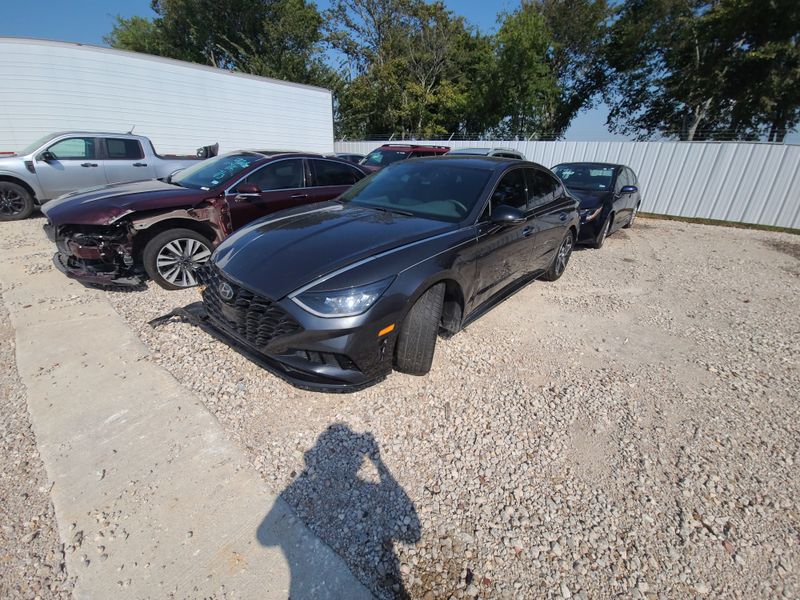 2021 Hyundai Sonata SEL Plus - Exterior Front Left Corner Image