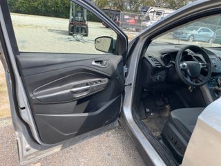 2016 Ford Escape SE - Driver's Front Door Image