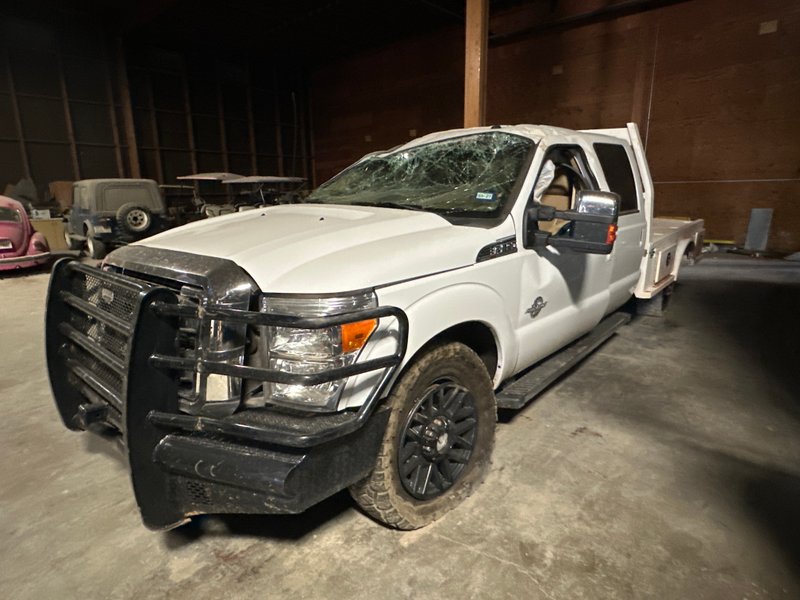2015 Ford F-350 Lariat - Exterior Front Left Corner Image