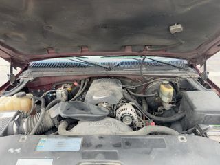 2002 Chevrolet Silverado 1500 LS - Engine Compartment Image