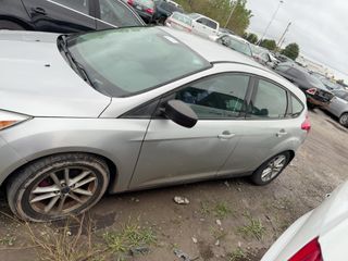 2015 Ford Focus SE - Exterior Side Driver Image