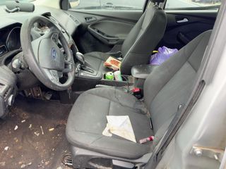 2015 Ford Focus SE - Interior Front Seat Image