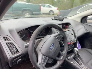 2015 Ford Focus SE - Interior Full Dashboard Image