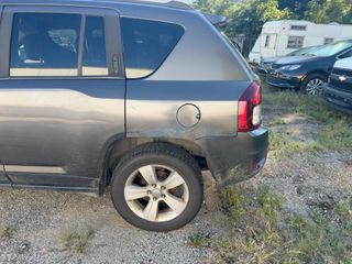2016 Jeep Compass Latitude - Exterior Rear Left Corner Image
