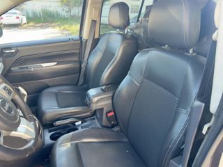 2016 Jeep Compass Latitude - Interior Front Seat Image