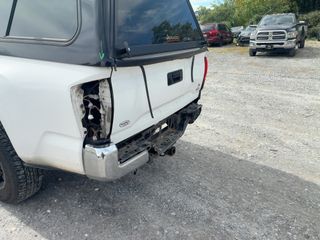 2020 Toyota Tacoma SR5 - Primary Damage Left Image