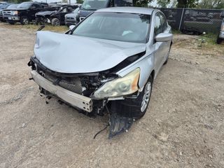 2015 Nissan Altima 2.5 S - Exterior Front Left Corner Image