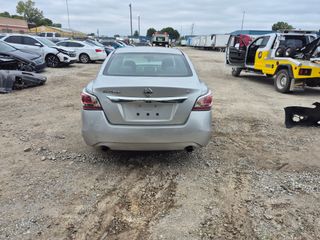 2015 Nissan Altima 2.5 S - Exterior Rear Center Image