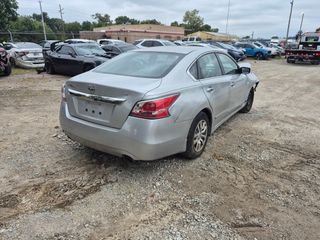 2015 Nissan Altima 2.5 S - Exterior Rear Right Corner Image